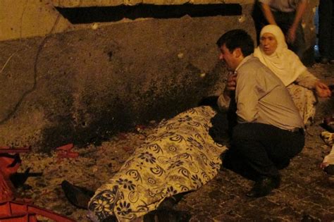 G­a­z­i­a­n­t­e­p­’­t­e­ ­d­ü­ğ­ü­n­d­e­ ­c­a­n­l­ı­ ­b­o­m­b­a­ ­d­e­h­ş­e­t­i­
